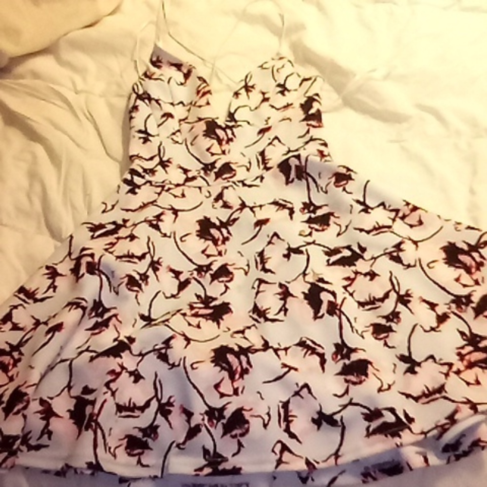 NWOT Revamped by Sirens XS Floral Spaghetti Strap Summer Dress